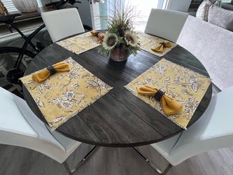 Dining Table w/ Chairs