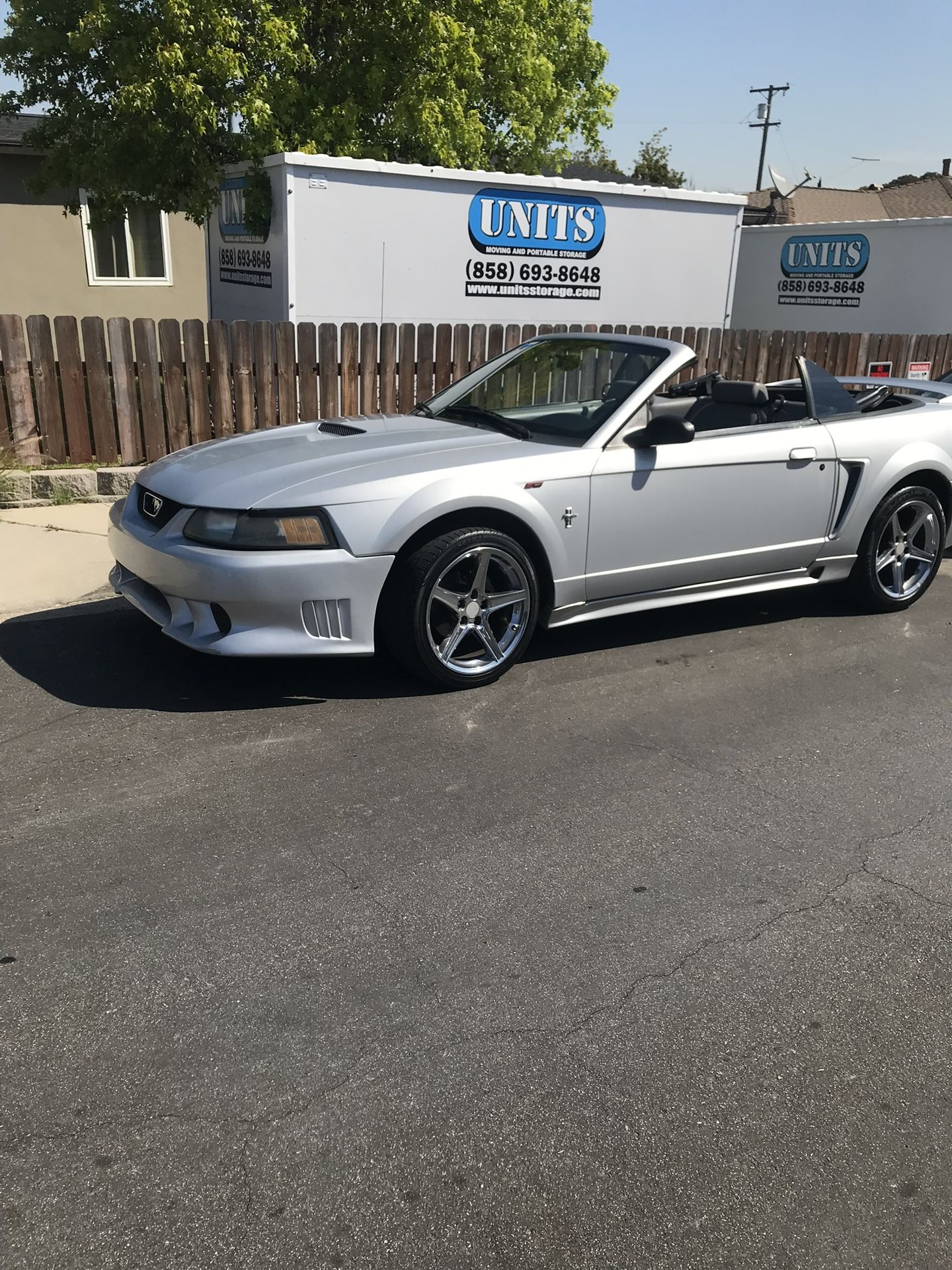 2000 Ford Mustang