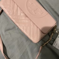 Alexa Clutch Dark Pink Quartz Size Os