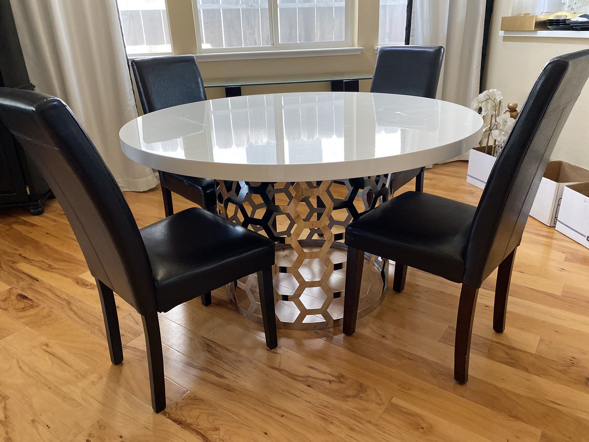 Large Contemporary Laguna Dining Table and Four Chairs PENDING 
