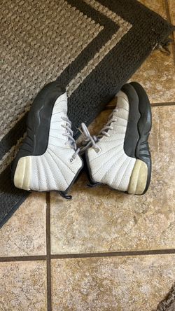Jordan 12s Size 1y Youth