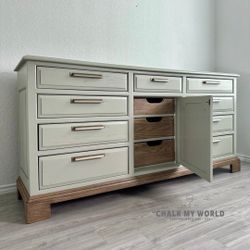 Solid oak dresser/ Ethan Allen