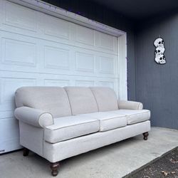 Traditional English Roll Arm Sofa by Craftmaster USA Made •FREE DELIVERY•