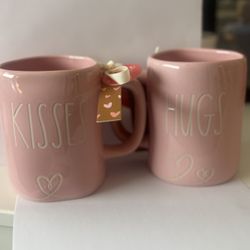 Rae Dunn Hugs & Kisses Mug