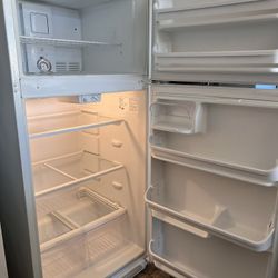 Frigidaire Refrigerator 