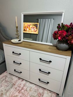 Beautiful NEW Open-Box Dresser & Nightstand