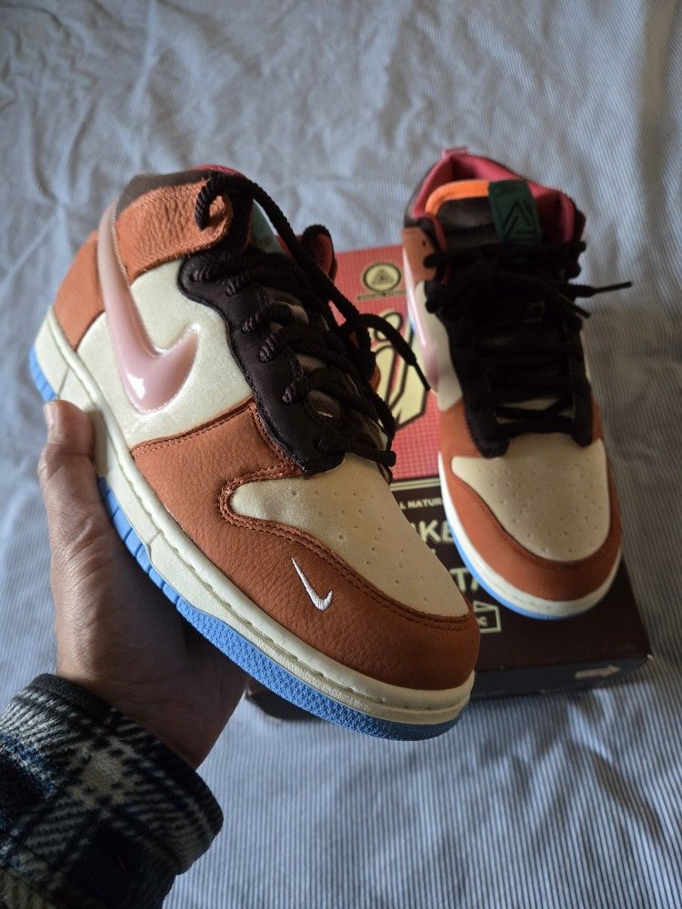 Nike Dunk Mid Social Status