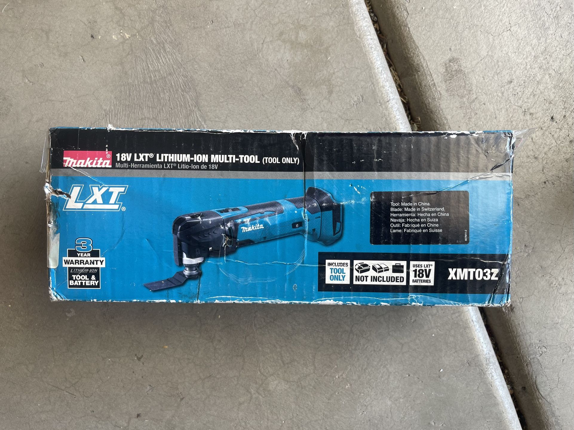 Makita 18V LXT Lithium-lon Cordless Variable Speed Oscillating Multi-Tool (Tool-Only) With Blade and Accessory Adapters