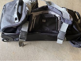 Large dufffle bag on wheels