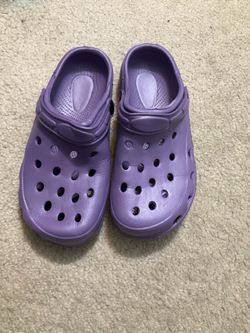 Purple women garden shoes size medium