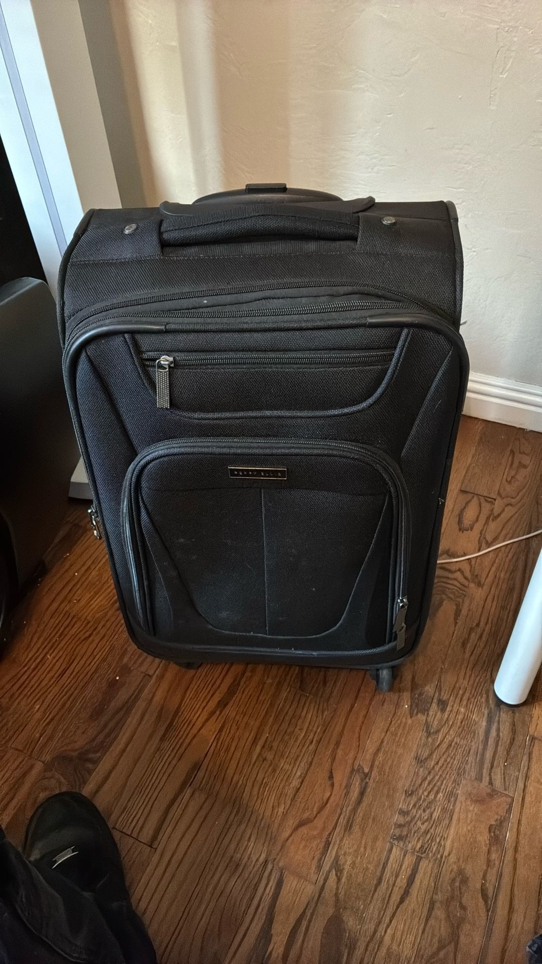 Perry Ellis Carry On Luggage