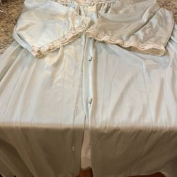 Vintage 1960s Misses Satin Robe House Dress Nightgown Pale Mint & Lace