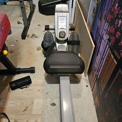 Row machine. Portable and foldable.