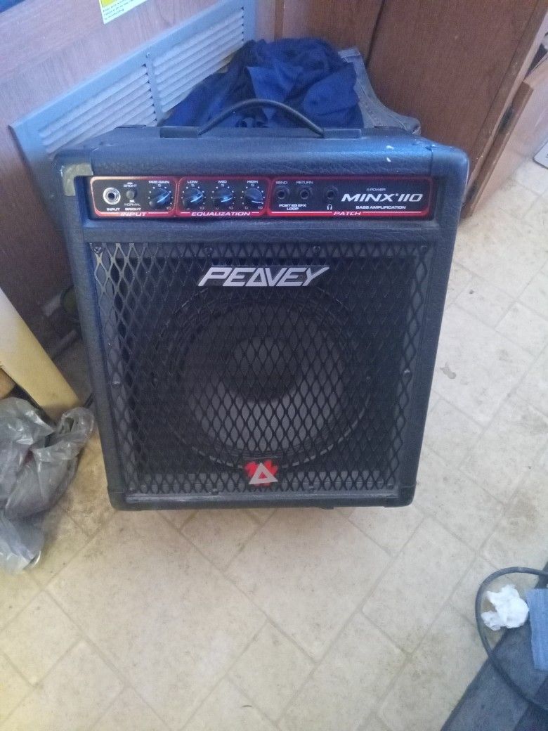 Bass Amplifier. Peavey.