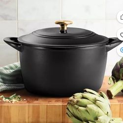 Tramontina 80131/353DS 7-Quart Enameled Cast Iron Round Dutch Oven, Black with Golden Handle