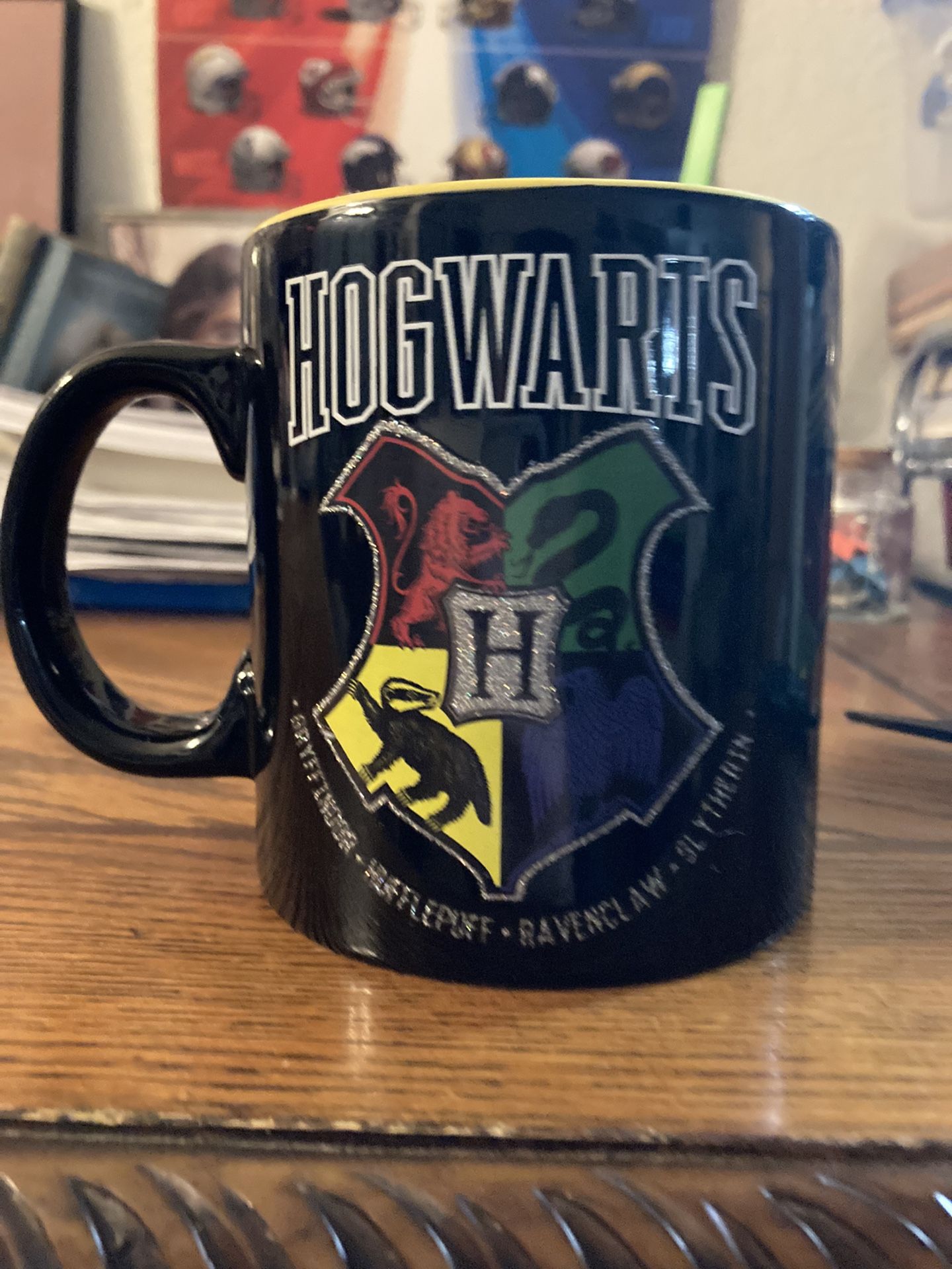 WB HARRY POTTER HOGWARTS Black Multi-Color Ceramic Coffee Mug Tea Cup 20oz