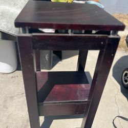 Small Stand 