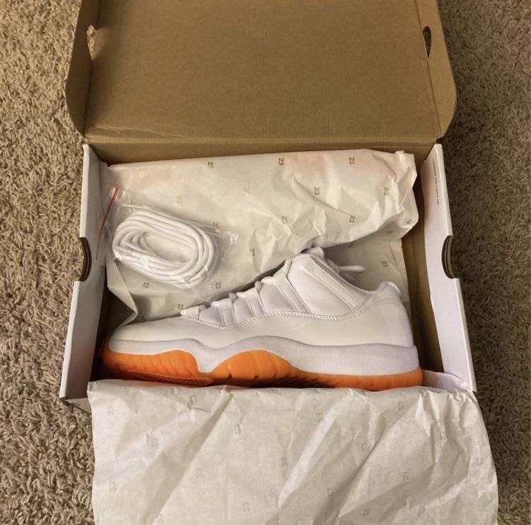 Jordan 11 Retro Low Citrus