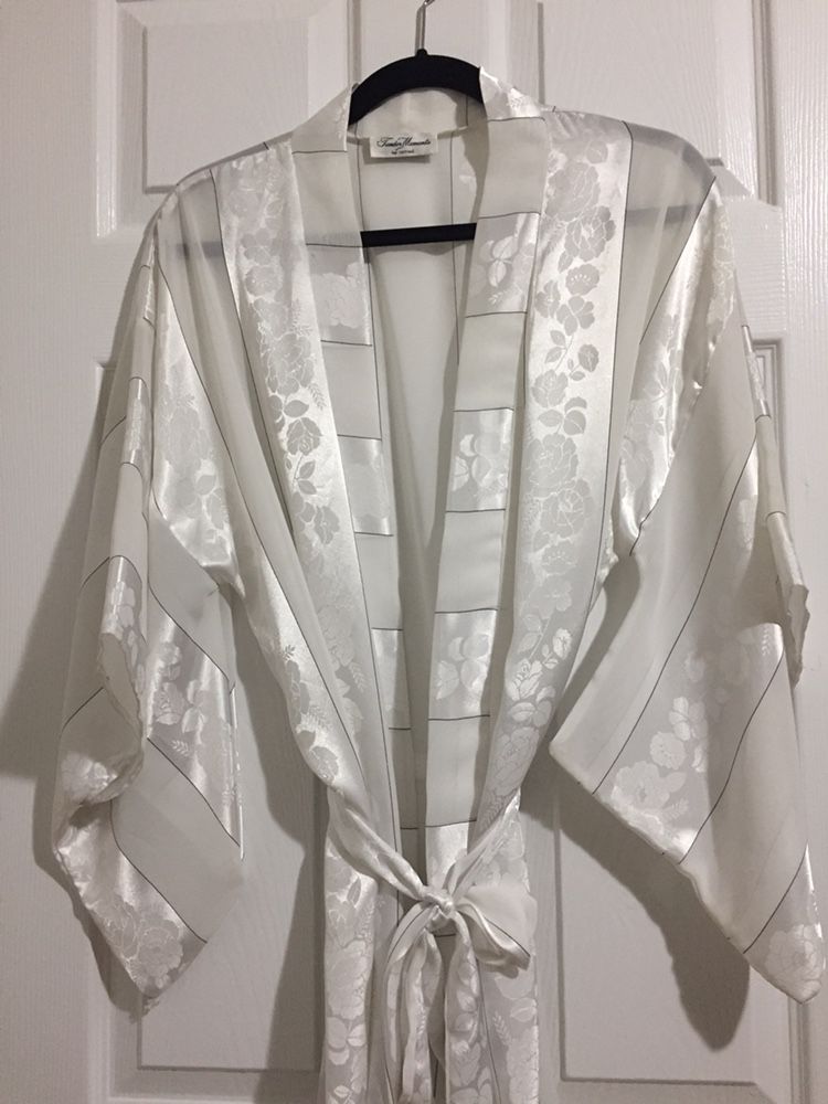 Silk Robe Size Small Excellent Like New