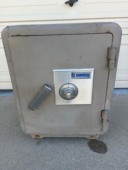 Vintage Sentry Safe