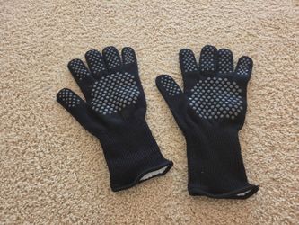 Black Heat Resistant BBQ Oven Gloves