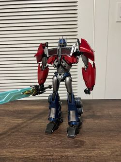 Iron Warrior IW-07 Leader DLX Optimus Prime Action Figure