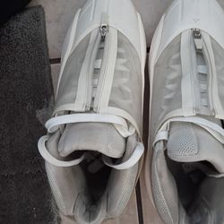 Kobe Bryant style Adidas