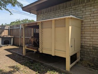 Off The Ground Dog Pen