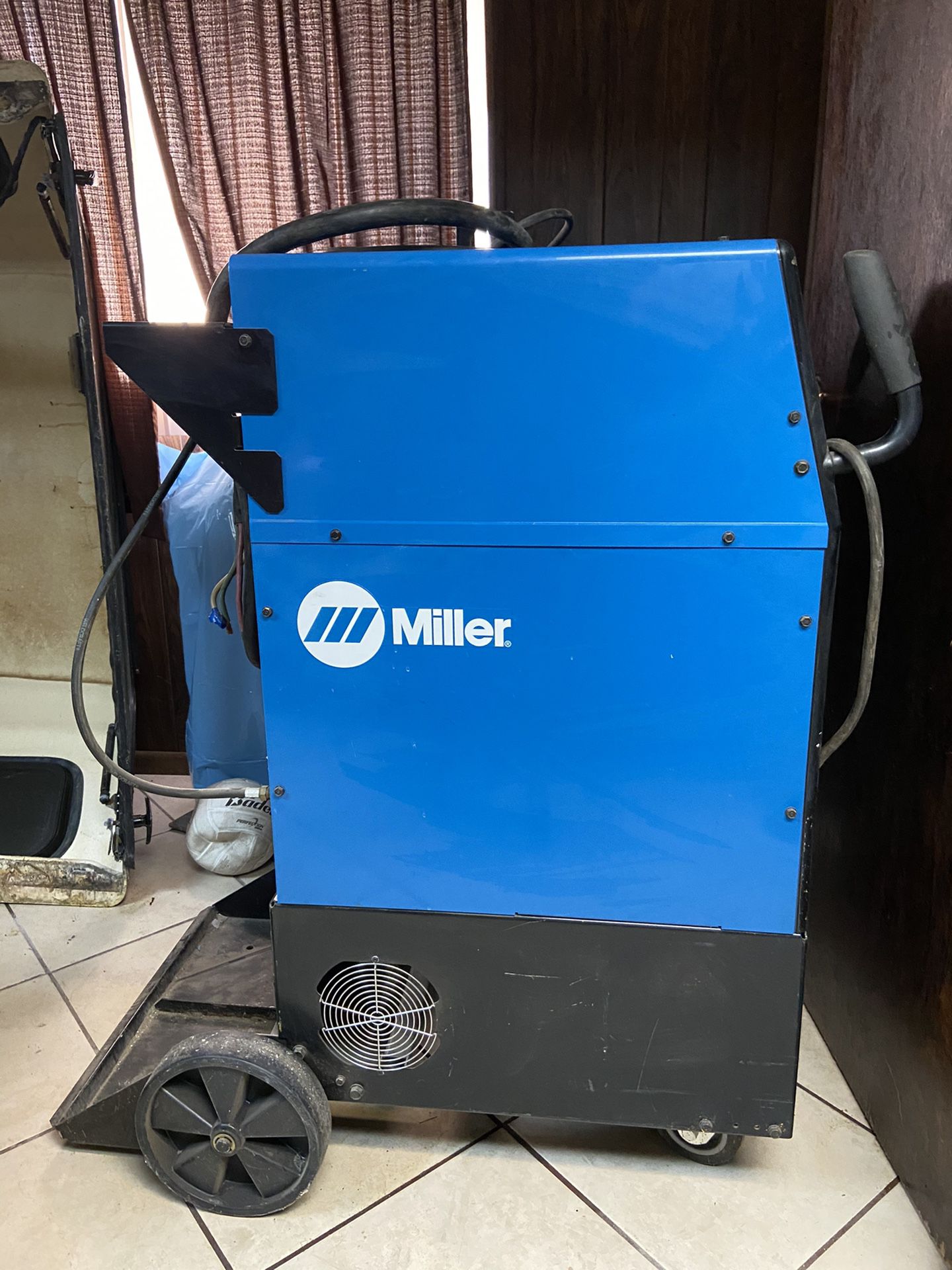 Miller syncrowave 250 DX welder