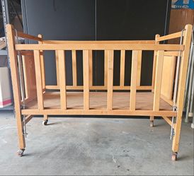Vintage 1954 Oak Hill Co. Wooden Baby Crib