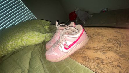 Pink Nike dunks
