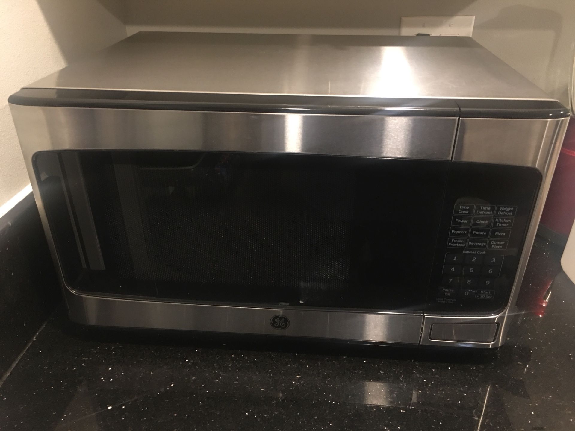 GE® 1.1 CU. FT. CAPACITY COUNTERTOP MICROWAVE OVEN Model # JES1145SH1SS