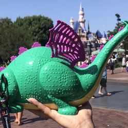 New Disney Elliot Parade Popcorn Bucket With Lanyard 