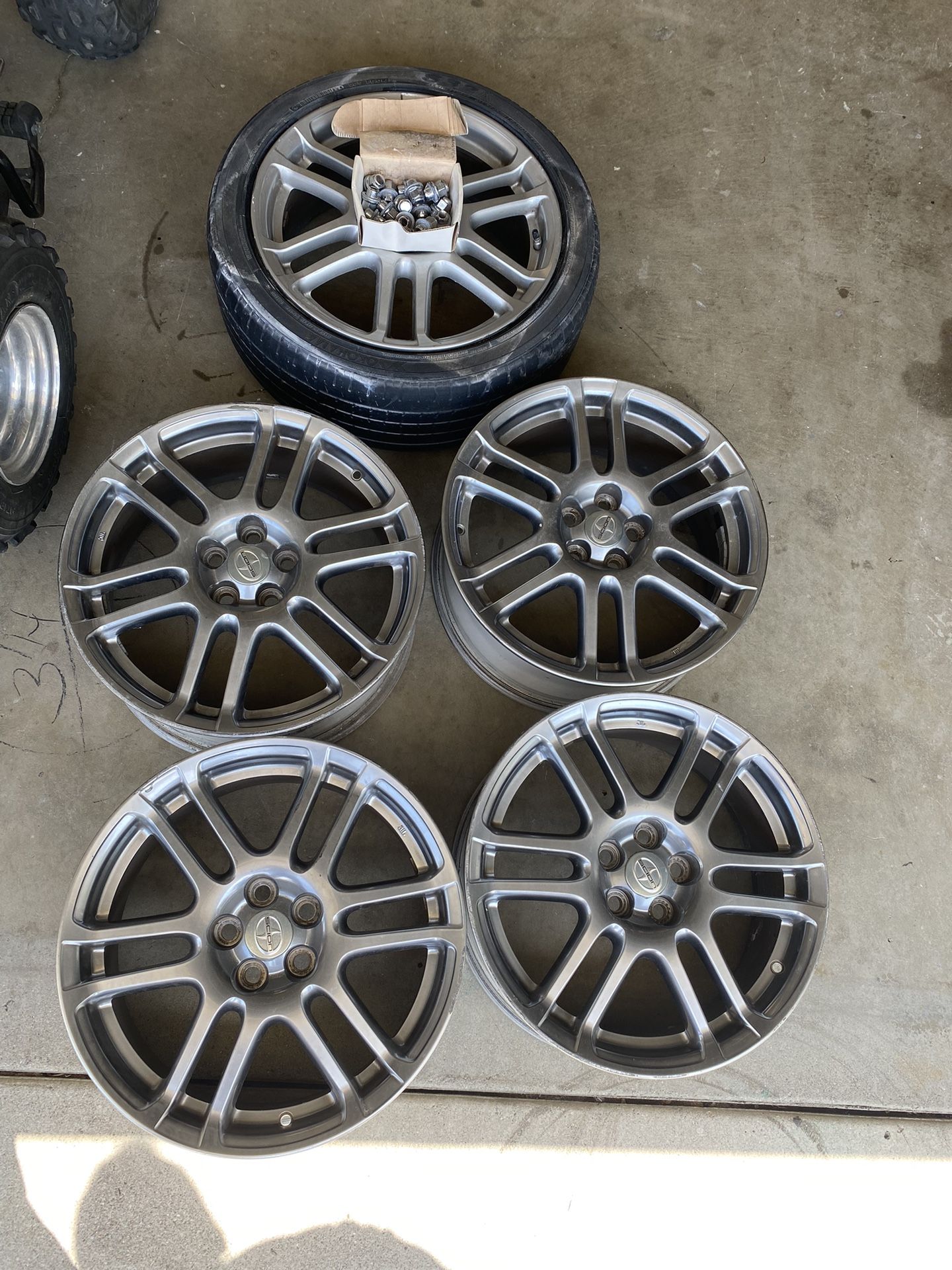2008 Toyota Scion TC stock rims