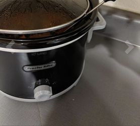 Slow cooker