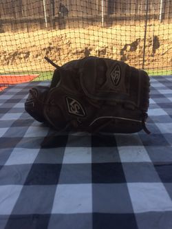 Louisville Slugger LXT Series 12””dark Brown glove