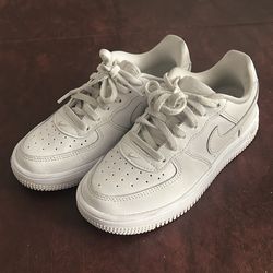 Nike kids court borough