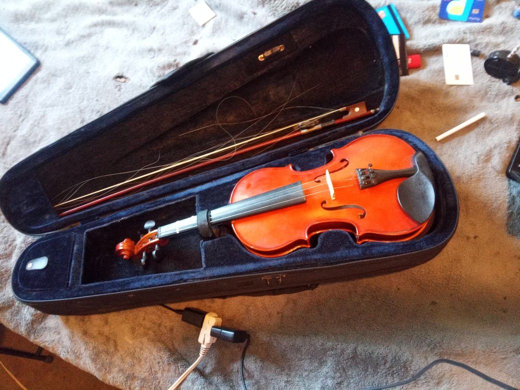 Red Wood Violin 