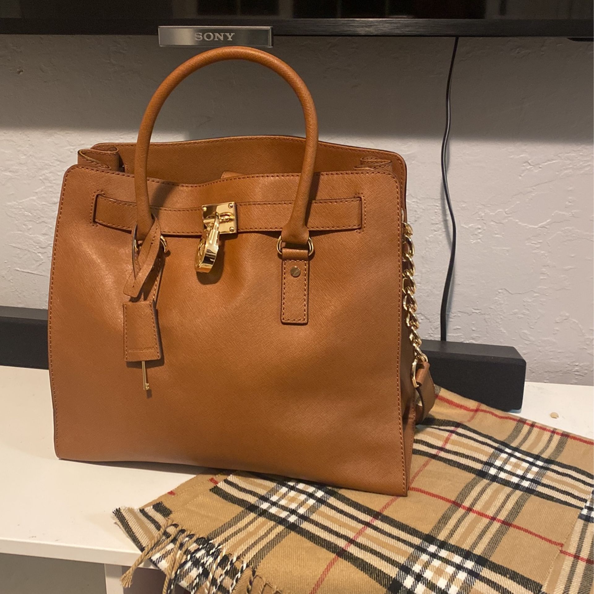 Nice Michael Kors bag use once