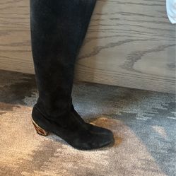 Size 8 Suede Knee DNF Designer Boots