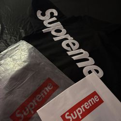Supreme Hoodie
