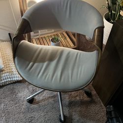 MCM Type Desk Chair