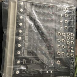 Mackie Board with Case