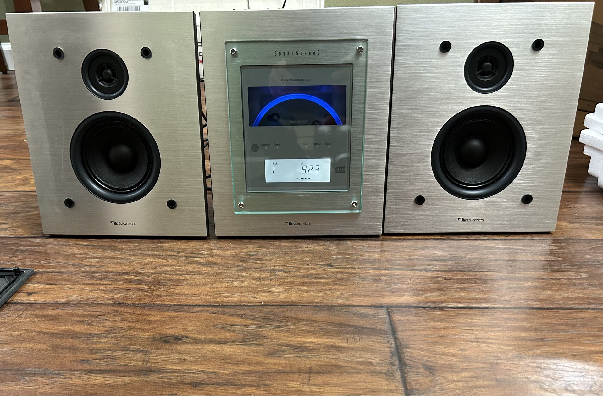 Nakamichi Soundspace 5 3 CD Changer / AM FM Radio with Power Supply 
