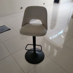 4 Stools Chairs