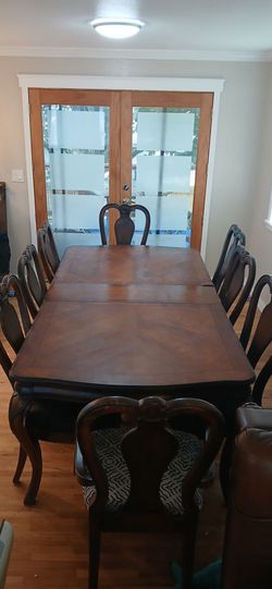 Solid dining room set