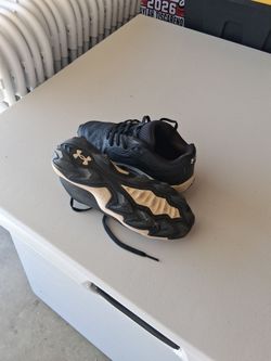 Under armor cleats. 3.5 youth.