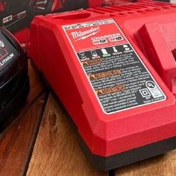Milwaukee M18 Battery & Charger 