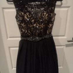 TLC "Say Yes To The Dress" Black Dress With Chiffon Skirt, Sequins And A Beaded Waist. Size 3/4. Worn Only once. 