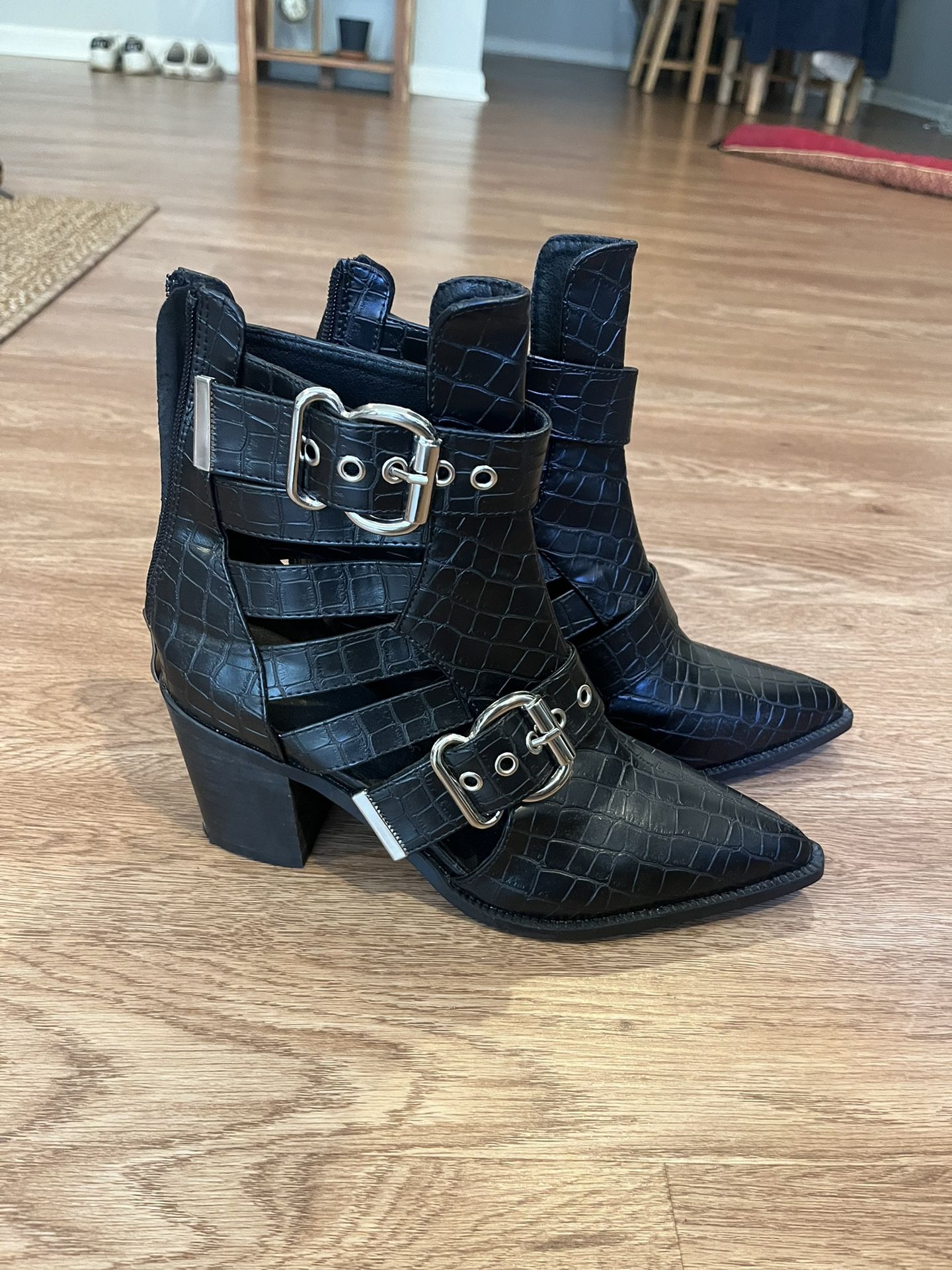 Black Ankle Boots With Buckles EU40
